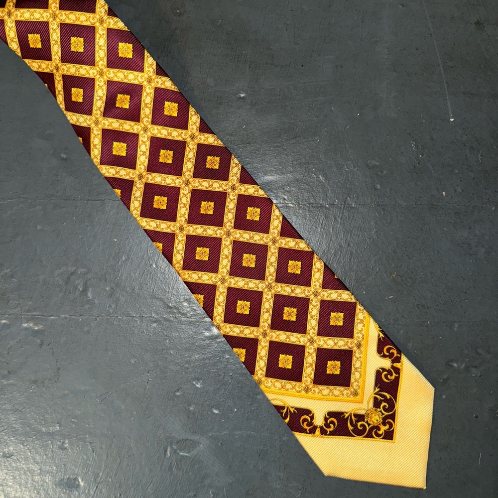 Silk Versace tie